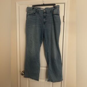 LIKE NEW Good American Jeans.